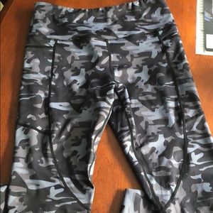 Zyia leggings in camo